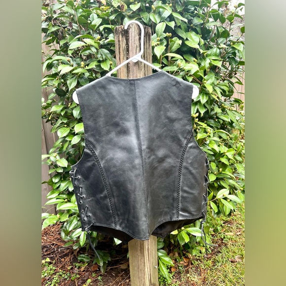 Dream Apparel Black Biker Motorcycle Leather Vest- Size XL - Picture 3 of 10
